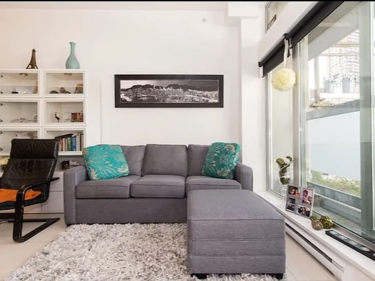 33 W Pender St #303 — Photo 2