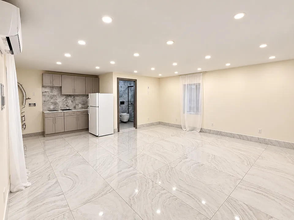 7 Canda Ave #1