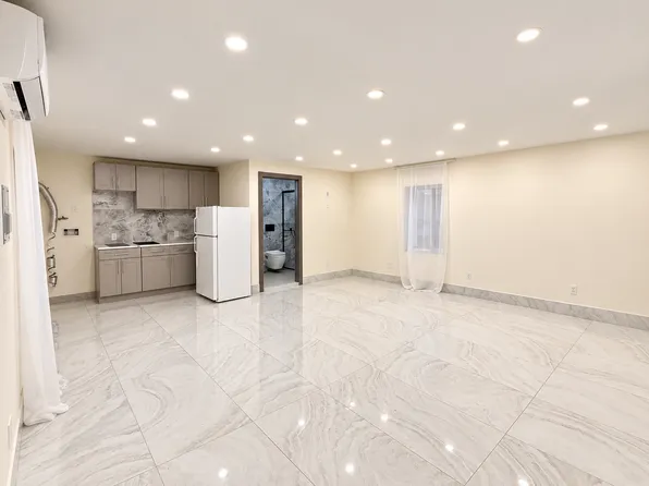 7 Canda Avenue image 1 of 2