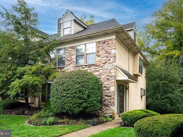 58 Iroquois Ct, Chesterbrook, PA 19087