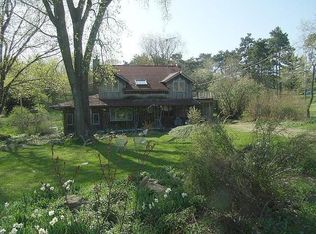 1129 Lafollette Rd, Mount Horeb, WI 53572