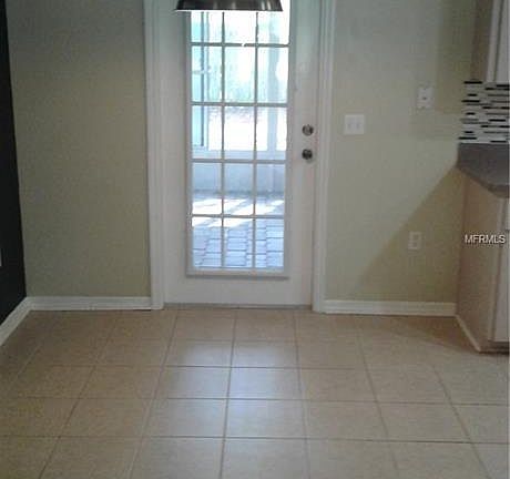 5th image of 604 Cricket Hollow Ln