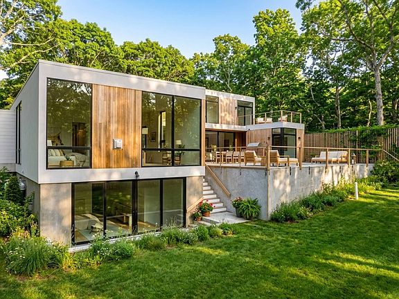 2nd image of 22 Round Pond Ln