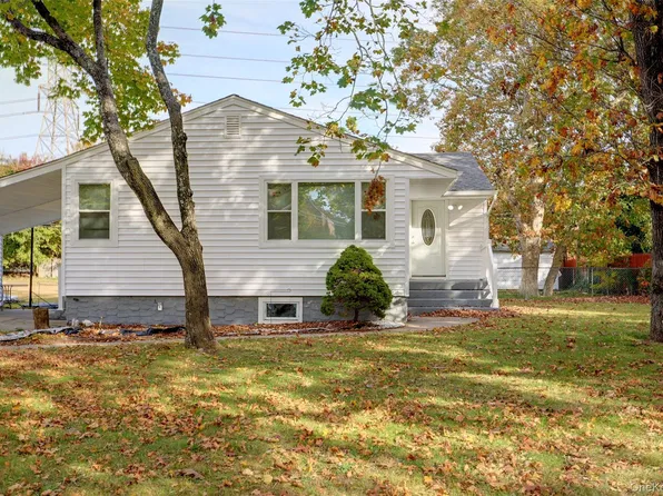 98 Eastwood Boulevard, Centereach, NY 11720