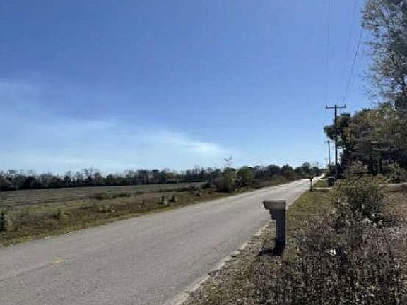 Exterior Neighborhood (street photo)