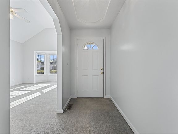 5th image of 408 Kelsey Dr