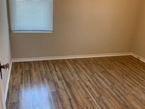 3rd image of 128 Lewis St
