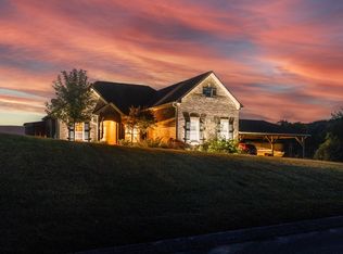 1855 Lochlann Dr, Culleoka, TN 38451