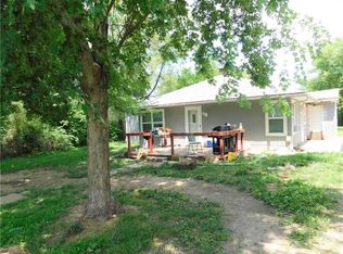 14023 126th Rd, Sweet Springs, MO 65351