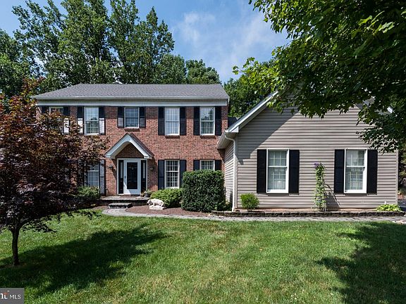 4th image of 104 Nicolson Dr