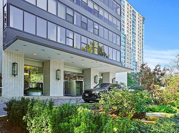 2nd image of 3150 N Lake Shore Dr APT 34E
