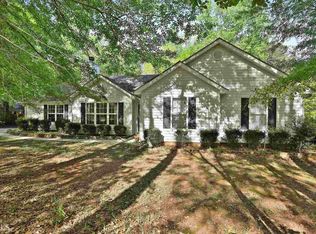 75 Hollow Oak Ct, Newnan, GA 30263