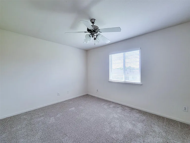 2322 Oxford Point Ln — Photo 31