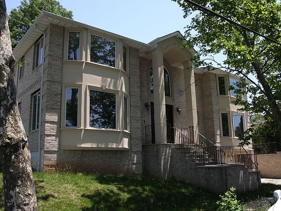 2nd image of 54 Oswego St