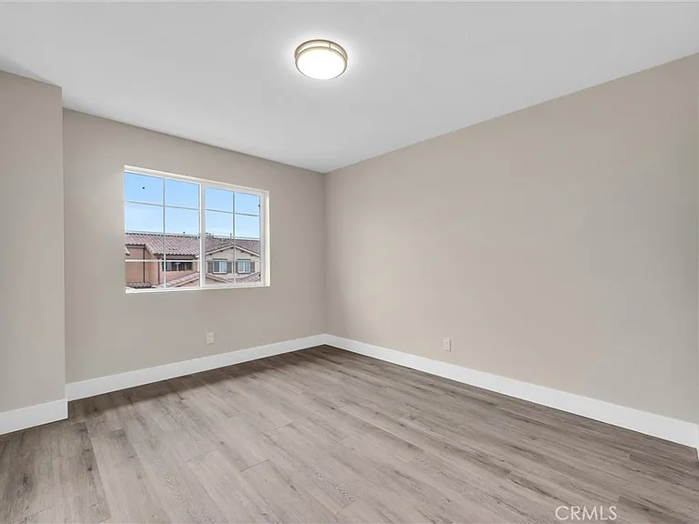 16385 Valencia Ave #3 — Photo 26