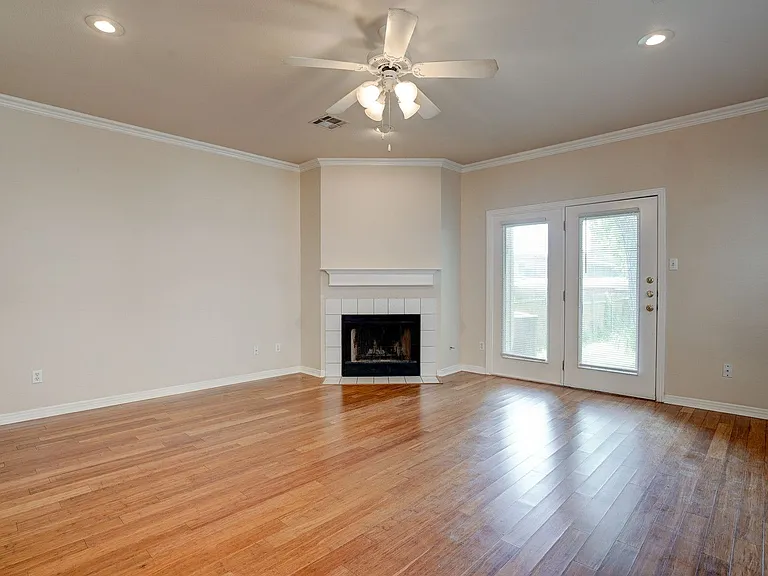 4502 Avenue B #B — Photo 7