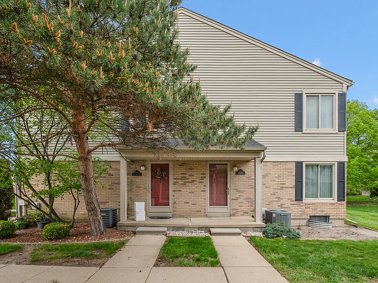 44558 Connecticut Ct — Photo 2