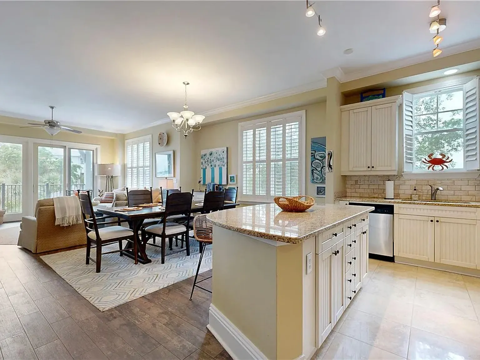 3 bed, 1817 sqft, $3,750 — Photo 3