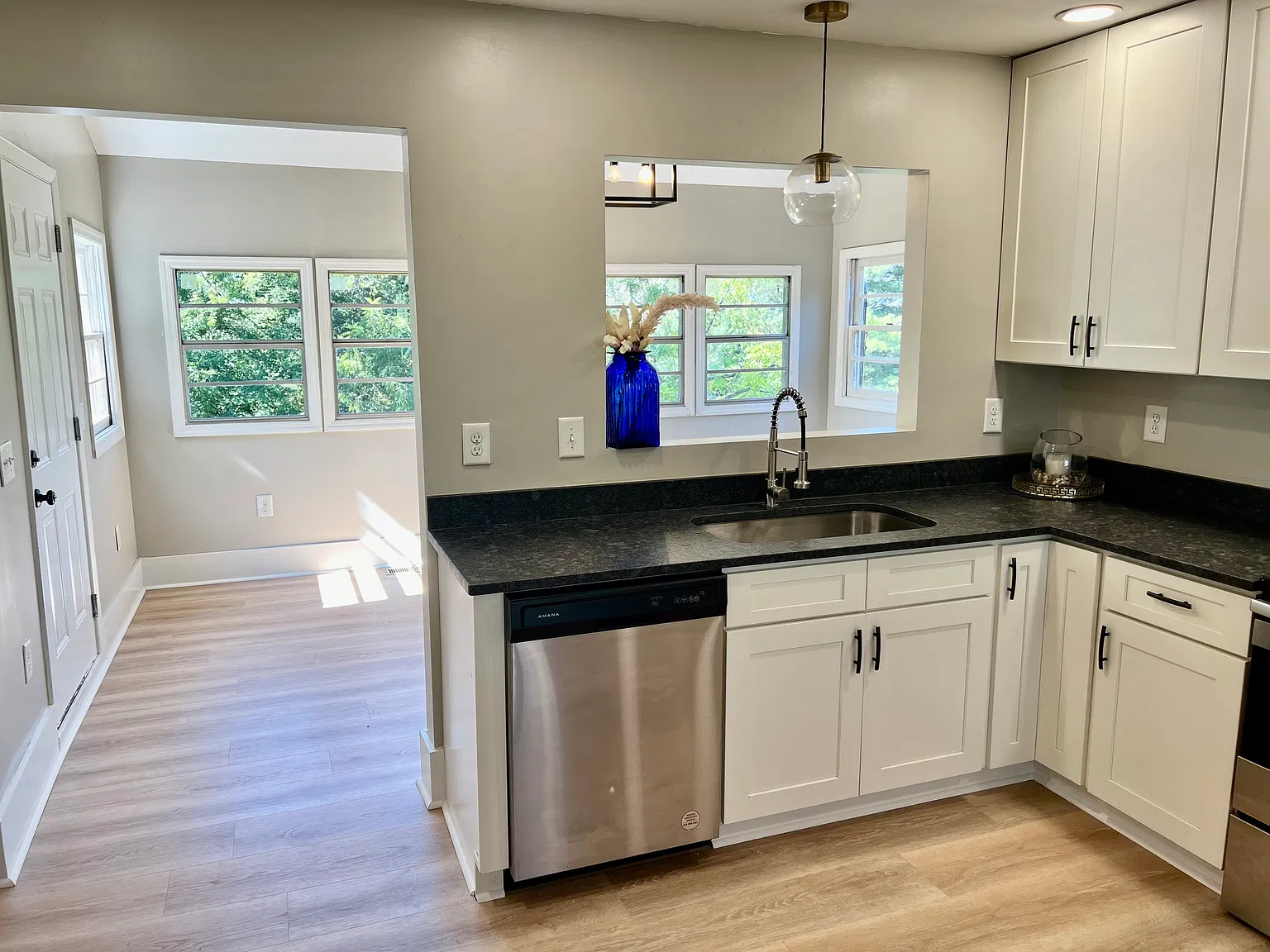 4 bed, 1500 sqft, $2,595 — Photo 3