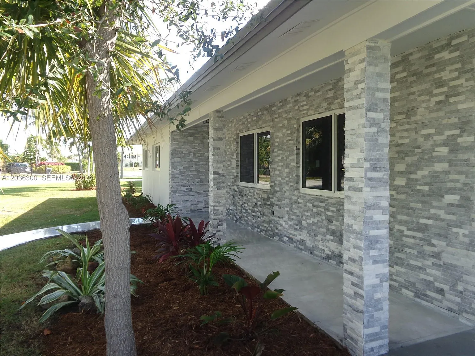 Thumb Point Subdivision — Photo 3
