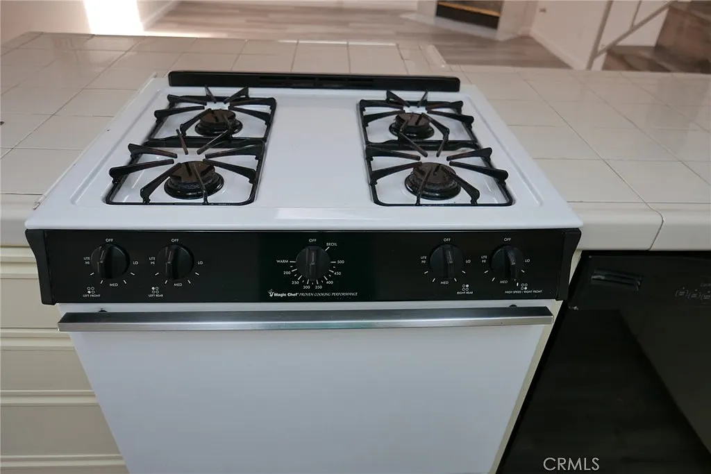 3 bed, 1600 sqft, $3,900 — Photo 3