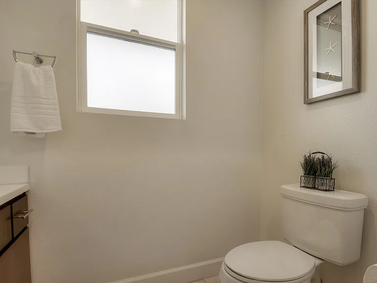 4820 Bellflower Ave #403 — Photo 36
