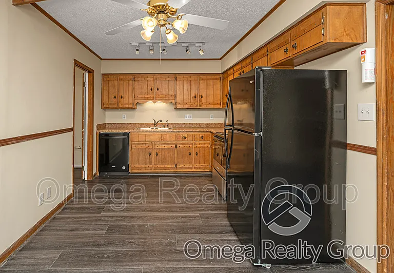 5827 Darien Dr — Photo 27