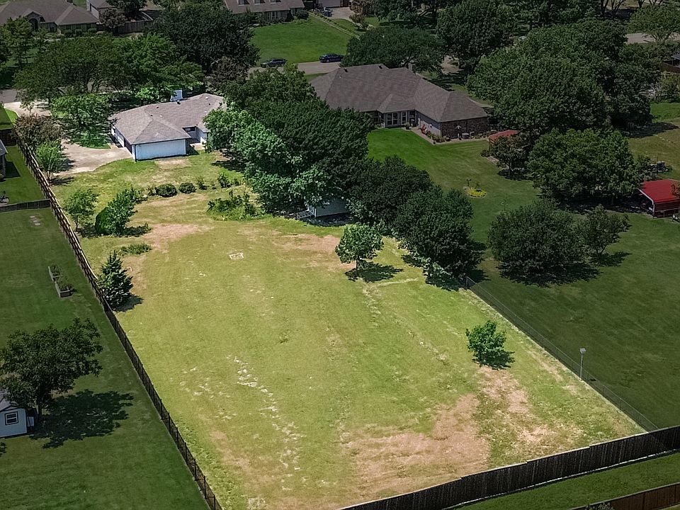 1st image of 3309 Larkin Ln