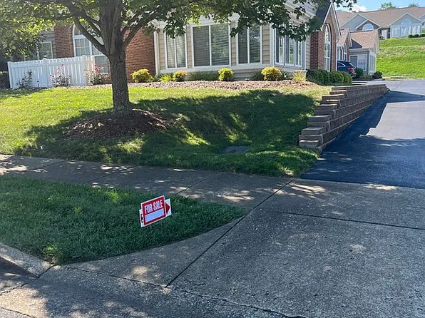 128 Avonlea Pl, Johnson City, TN 37604