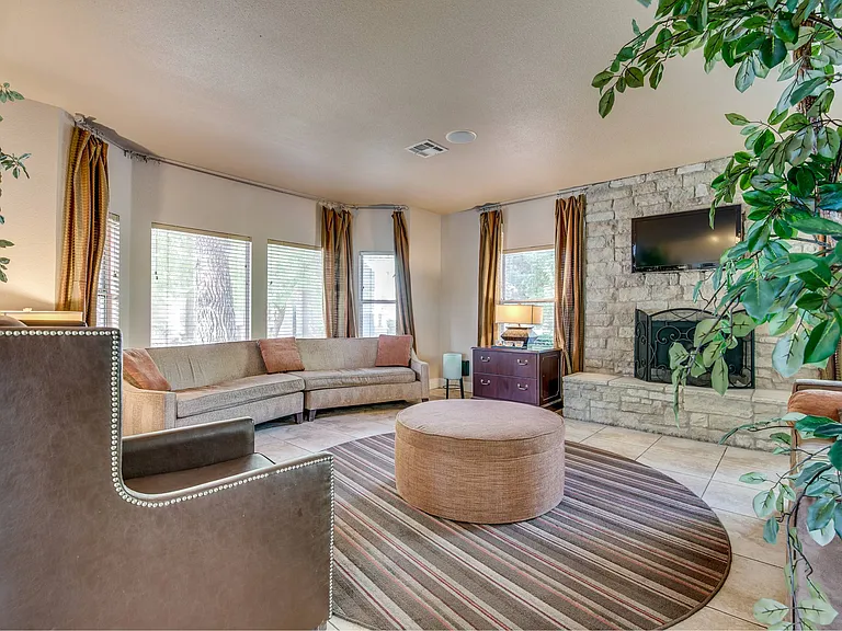 2750 S Durango Dr — Photo 8