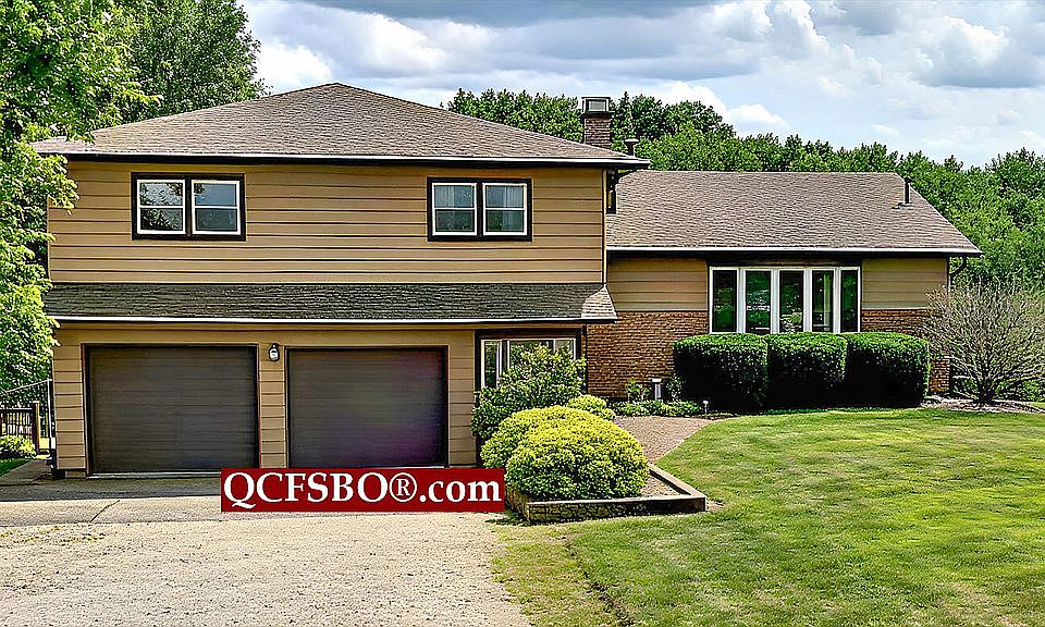 1st image of 203 N 1700th Ave