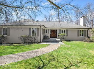 21 Red Coat Ln, Greenwich, CT 06830