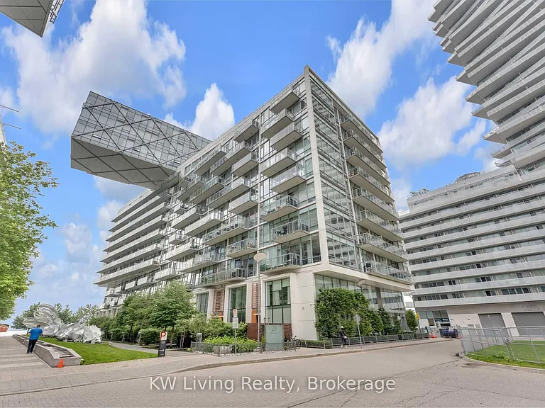 29 Queens Quay E #828 — Photo 1