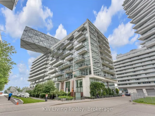 29 Queens Quay E #828, Toronto, ON M5E 0A4