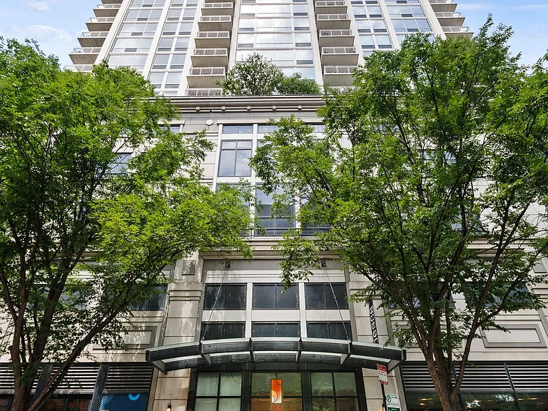 Flair Tower Apartments — Photo 47