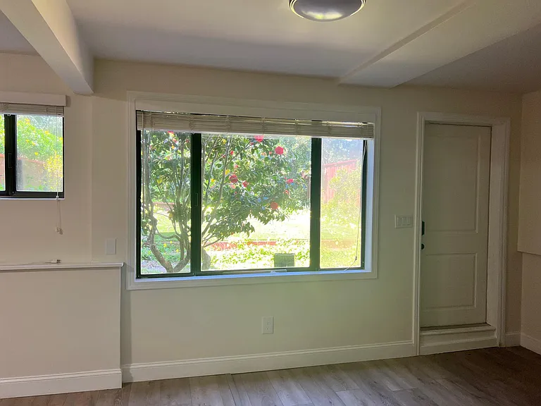2900 Evergreen Dr — Photo 3