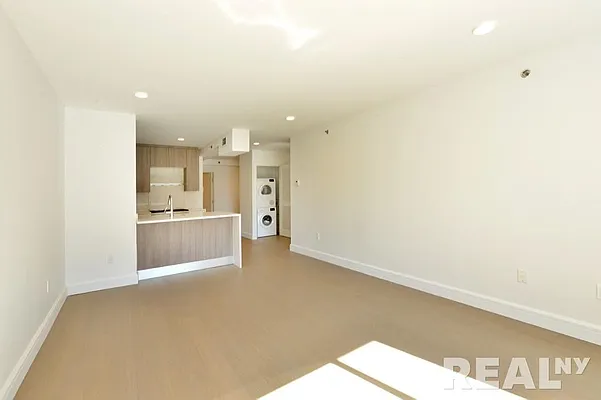 Rented by REAL New York | media 18