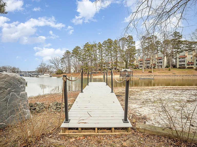 20105 Chapel Point Ln — Photo 4