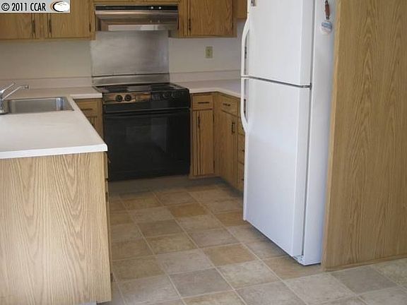 2nd image of 430 Vine Hill Way