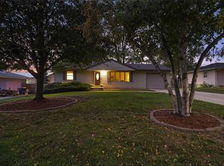 8046 Crestview Dr, Des Moines, IA 50320