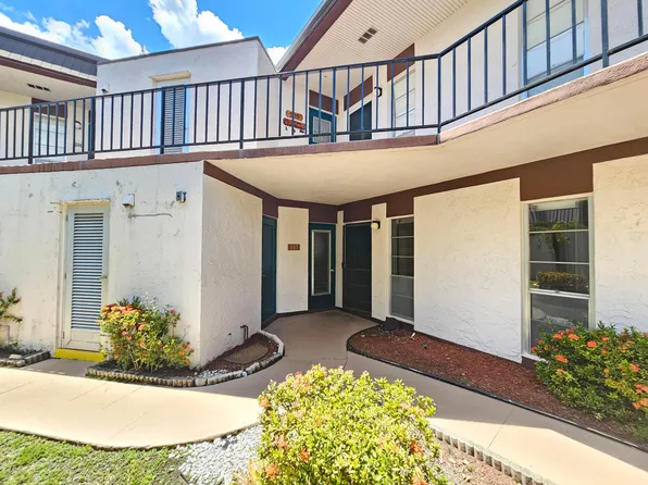 6 GREENWAY Village N #105, Royal Palm Beach, FL 33411