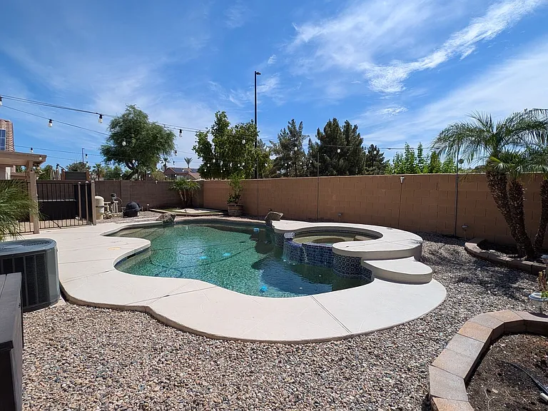 929 N Quail Ln — Photo 33