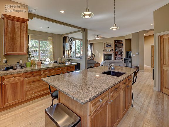 Large Kitchen Island w/ Wet Bar