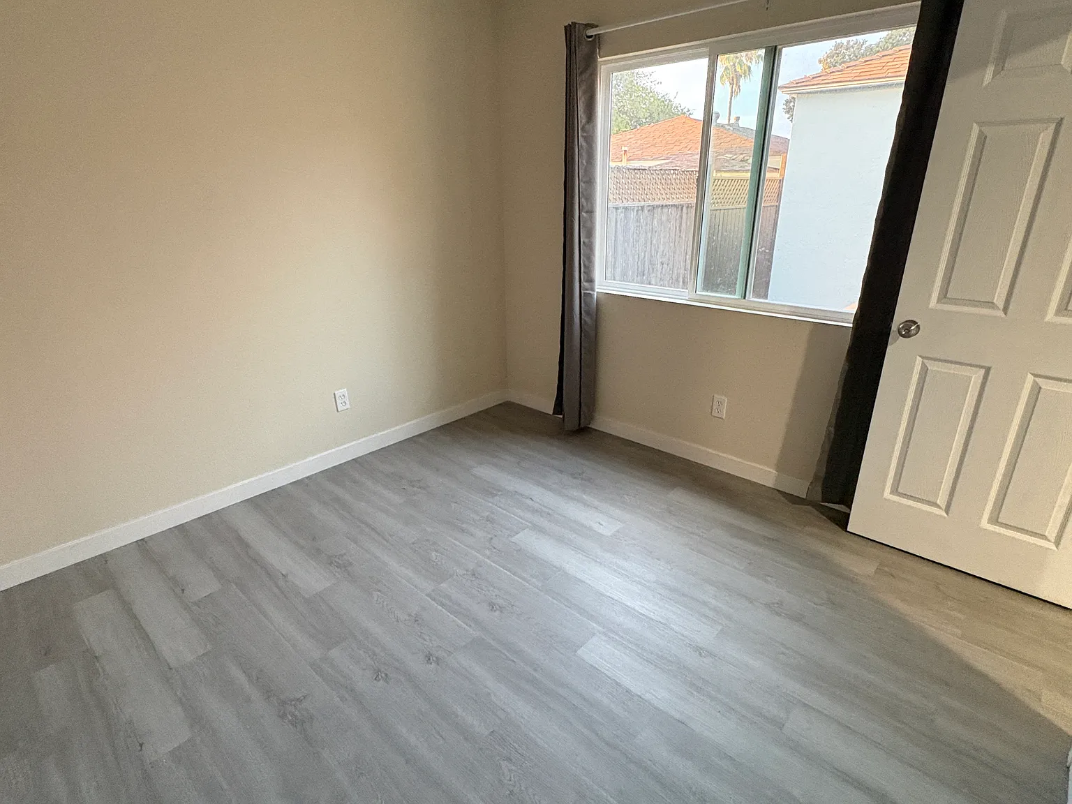 2 bed, 522 sqft, $3,400 — Photo 2