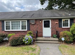 104 Old Farms Ln UNIT 104, New Milford, CT 06776