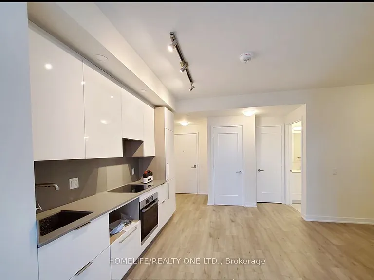 28 Freeland St #3206 — Photo 1