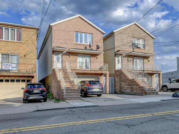 708 Garfield Avenue image 3 of 32