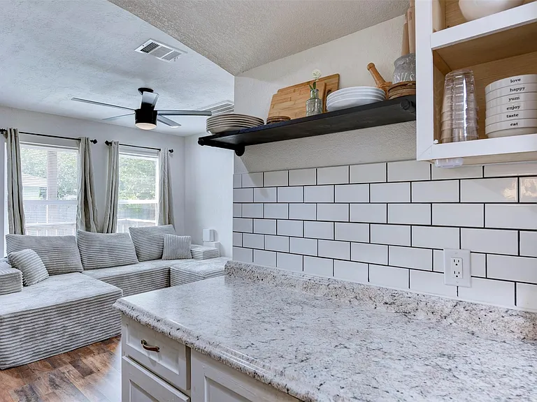 1121 Panama St — Photo 10