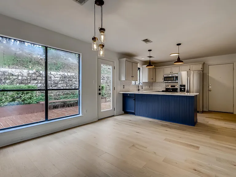 107 Long Wood Ave — Photo 5