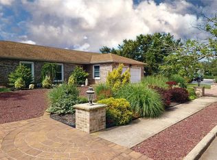 67 Shore Dr S, Copiague, NY 11726